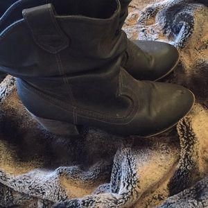 Rocket dog low rise cowgirl boots